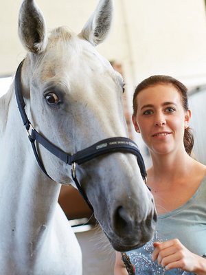 Aline Pätzke mit ihrem Pferd