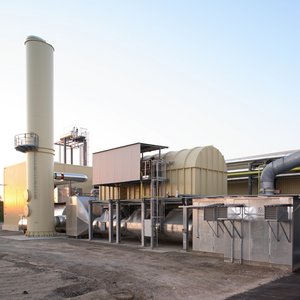 Regenerative Lösemittel-Oxidationsanlage für eine Holzwerkstoff-Beschichtungsanlage 