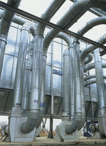 Продувочный фильтр с дымососом, расположенным со стороны неочищенного газа 